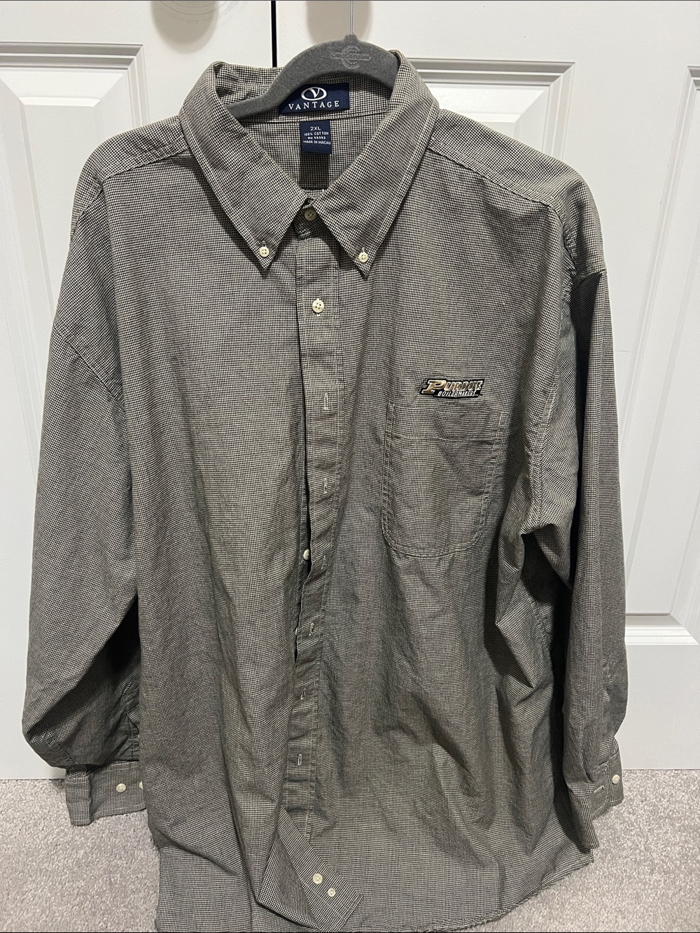 Vantage Men’s Gray Button-Down Casual Shirt